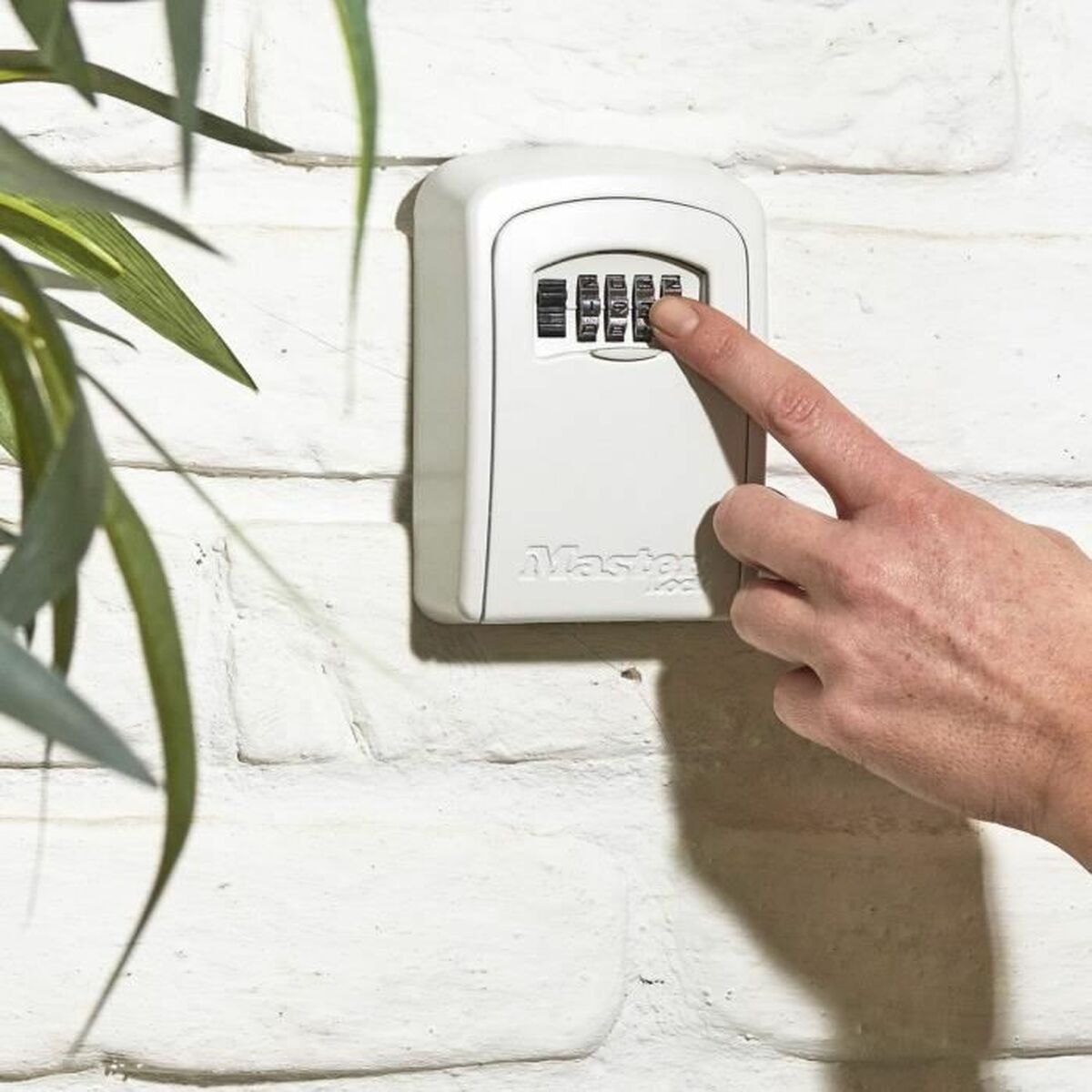 V9HB27A68537AA6144F093500F6D0CD33C4R6664618P4