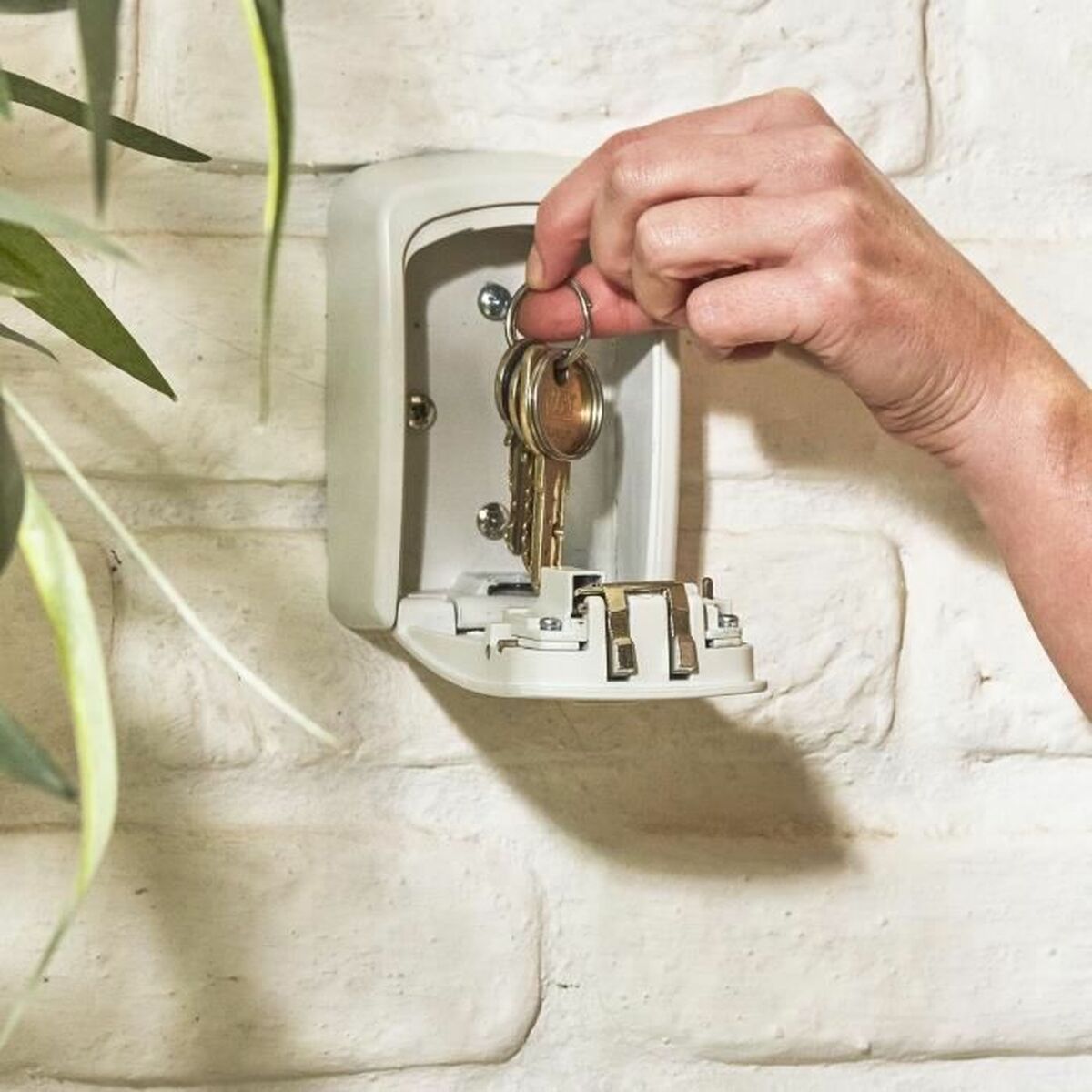 V9HCAC38904DD6379288B75A822E8870064R6664620P5